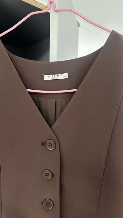 Продам комбинезон классического стиля