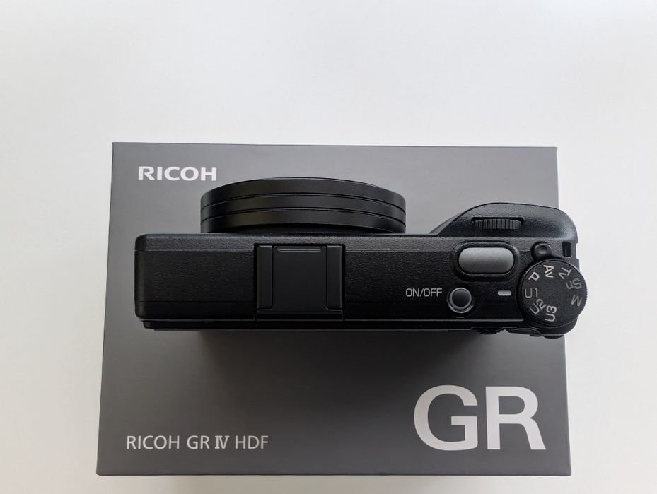 Ricoh GR IV HDF + Гаранция и екстри (като нов)