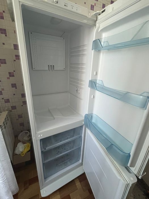 Продам холодильник, не морозит