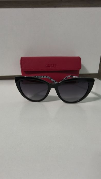 Слънчеви очила Guess