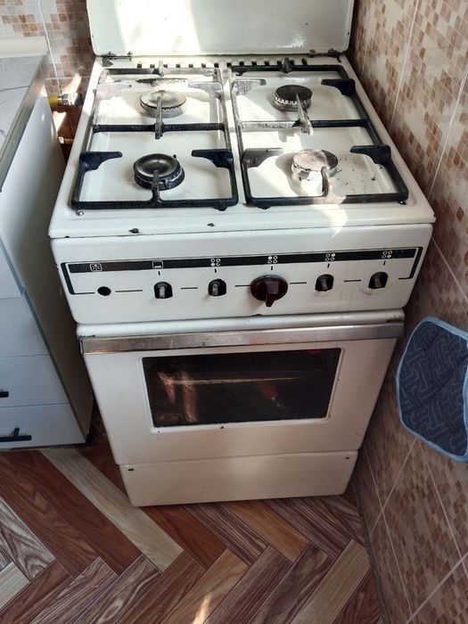 Газплита и приставка.