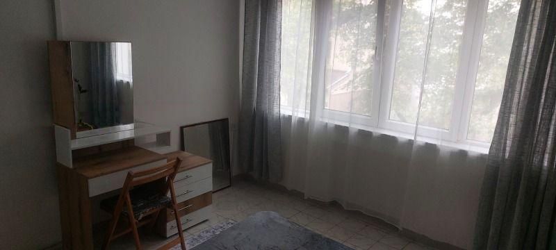 Двустаен апартамент в ж.к. Гео Милев