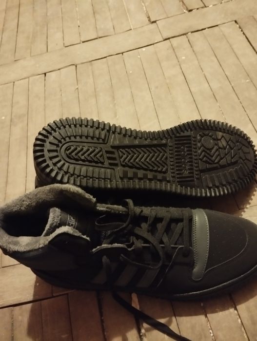 Adidasi bascheti , 2 perechii