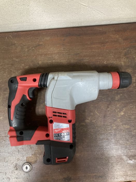 Перфоратор Milwaukee