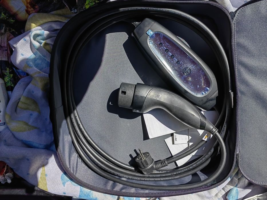 Оригинален кабел за зареждане на Мерцедес бенц