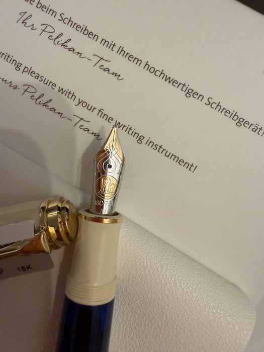 Stilou Pelican  Souveran M800 Cream Blue, penita de aur