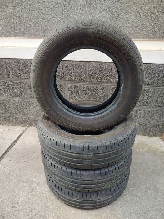 Vând Set Cauciucuri 175/70/14 Vara Hankook DOT 2022 Import Germania