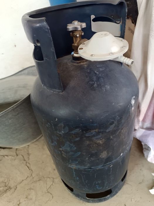 Svarka apparat kislorod baloni bilan sotiladi