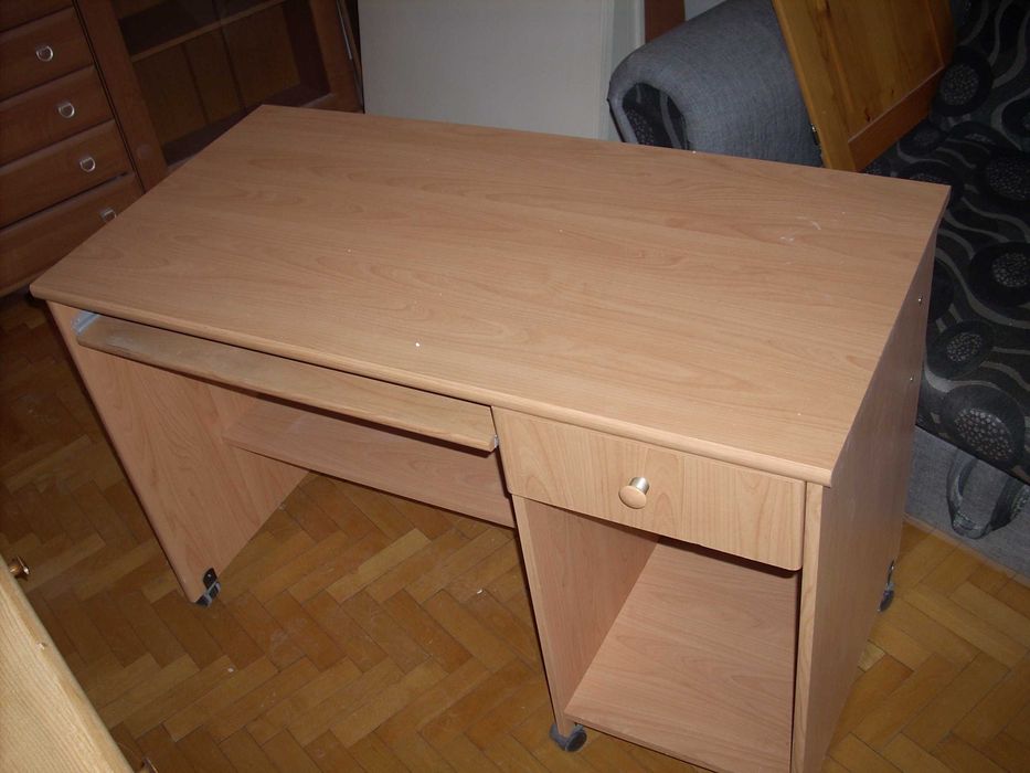 Продавам обзавеждане