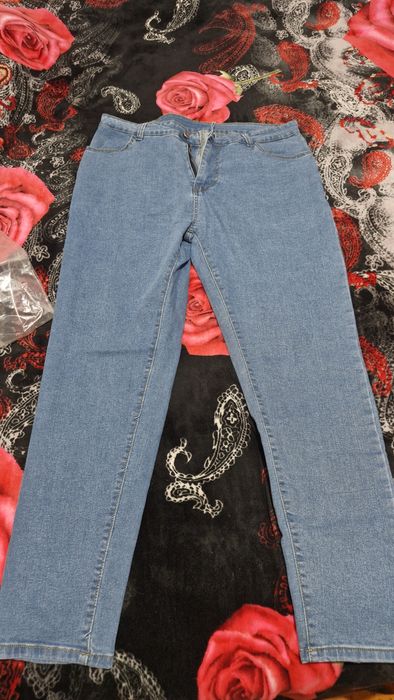 Продам джинсы женские