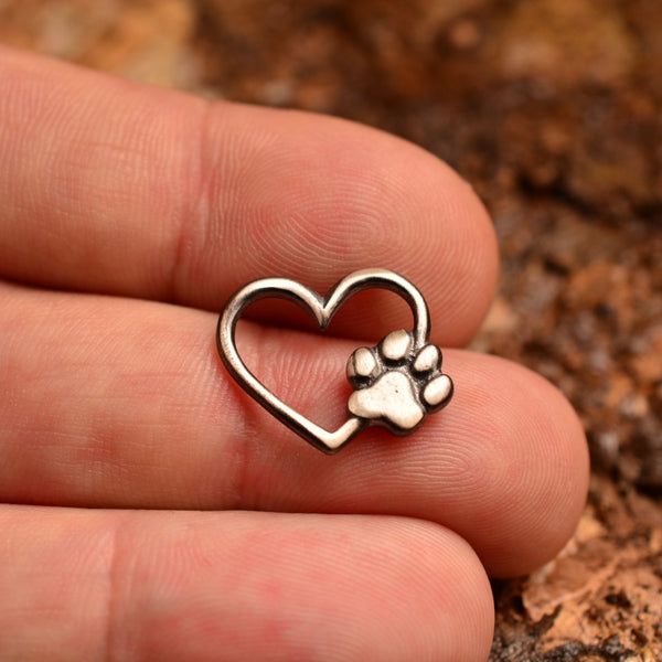 Сребърен медальон 925 Сърце и лапичка – символ на обичта към животните