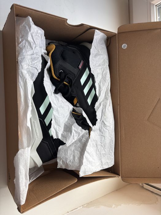 Оригинальные кроссовки Adidas