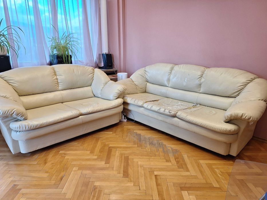 Два кожени разтегателни дивана