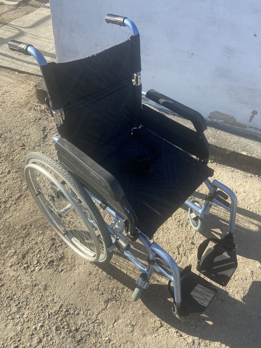 инвалидная коляска