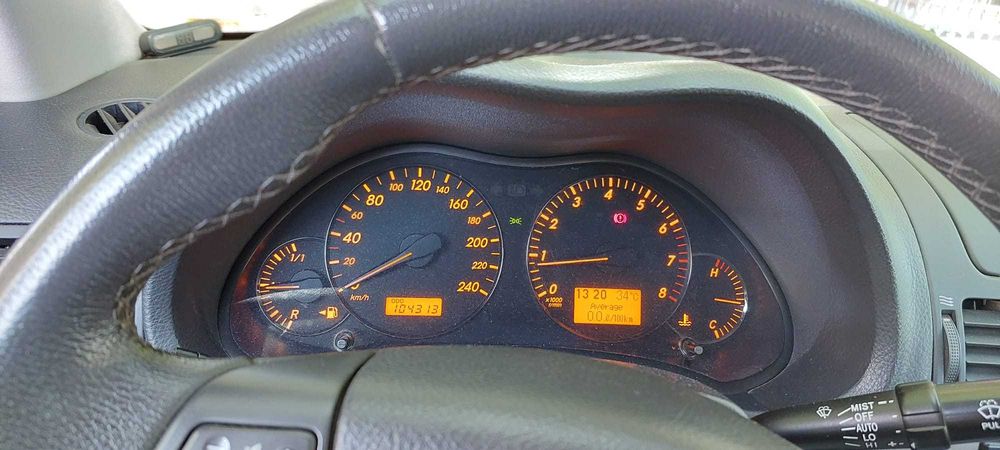 autoturism Toyota Avensis