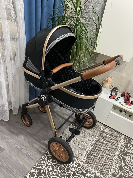 Продам коляску для новорожденных