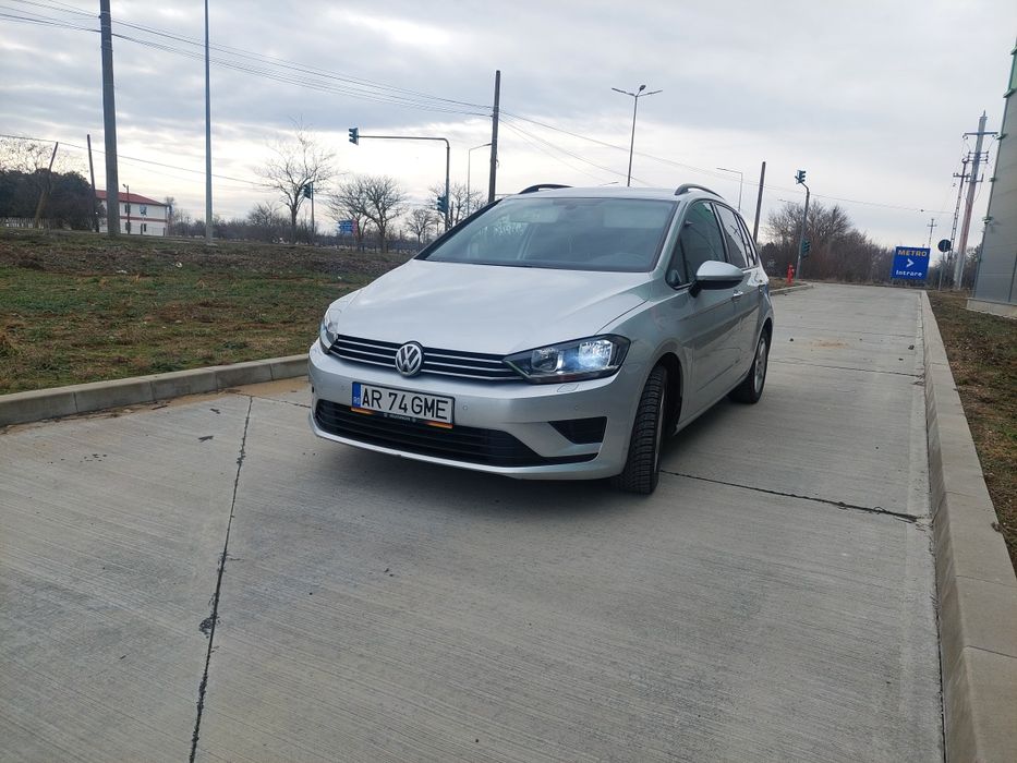 Vând Golf  7  PLUS. 1,6 Tdi.  110Cp.  An  2015