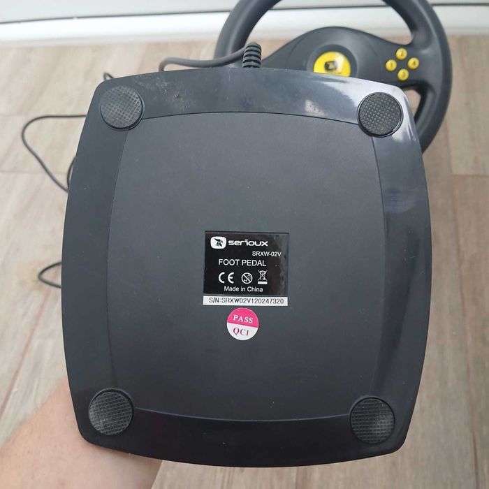 Volan Gaming Serioux SRXW-02V cu Pedale, USB, Funcțional