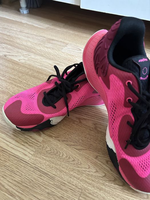 Adidasi Under Armour Roz