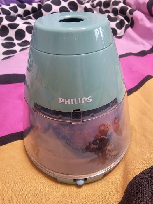 Пееща музикална кукла Елза и лампа проектор