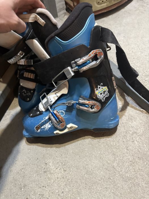 Ски обувки.