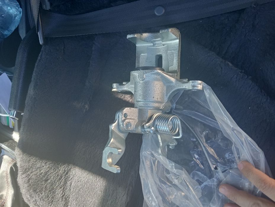 Тормозной суппорт Ниссан максима А33