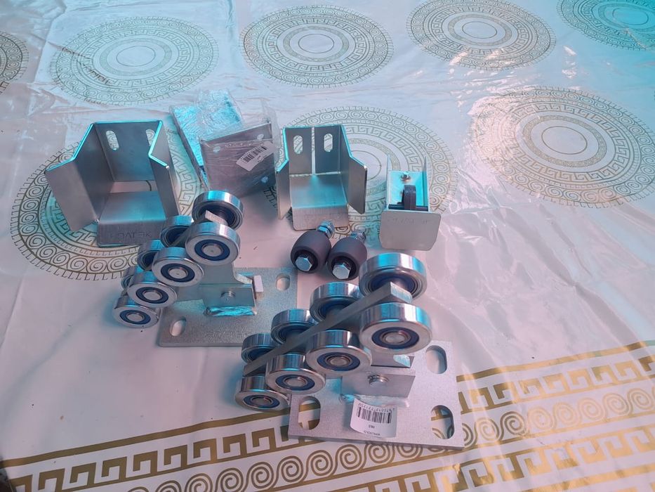 Фурнитура для откатных ворот с 6 метровой балкой плюс есть добавки,бал