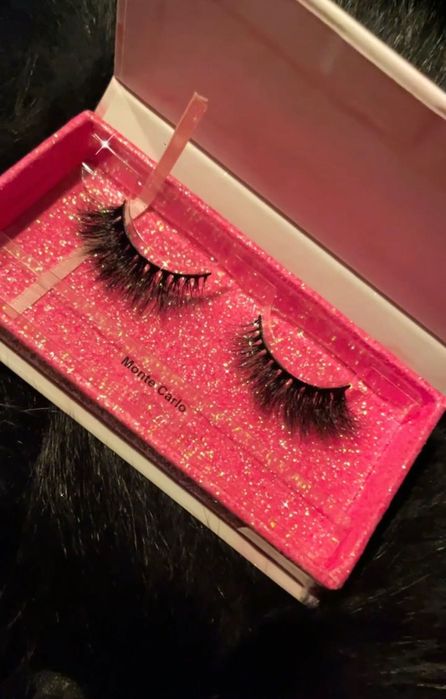 Уникални мигли вземи своя комплект сега