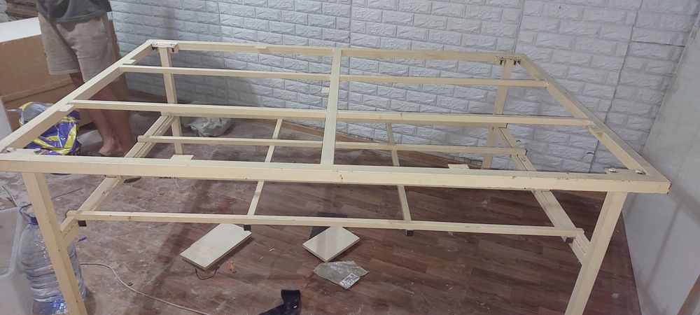 Продам стол для раскроя.сделан из высокопрочного металла