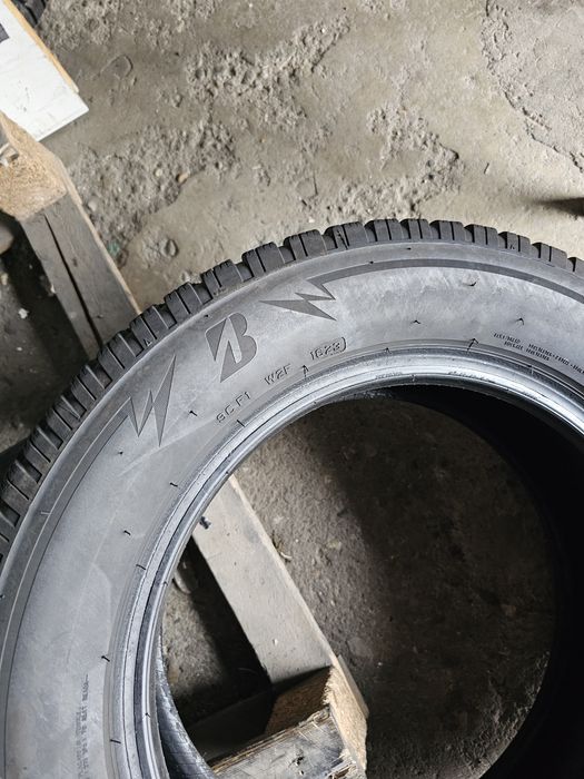 4 anvelope iarna 215 60 16  Bridgestone 2023 6.7mm