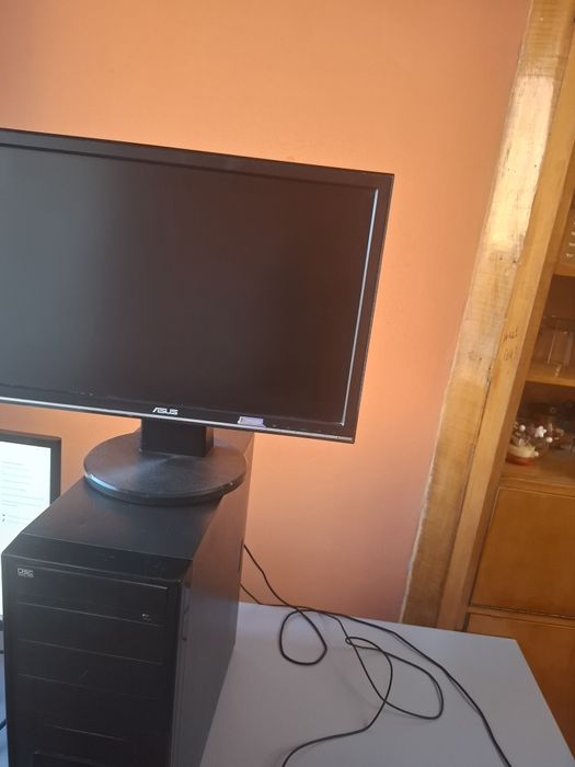 Настолен Компютър