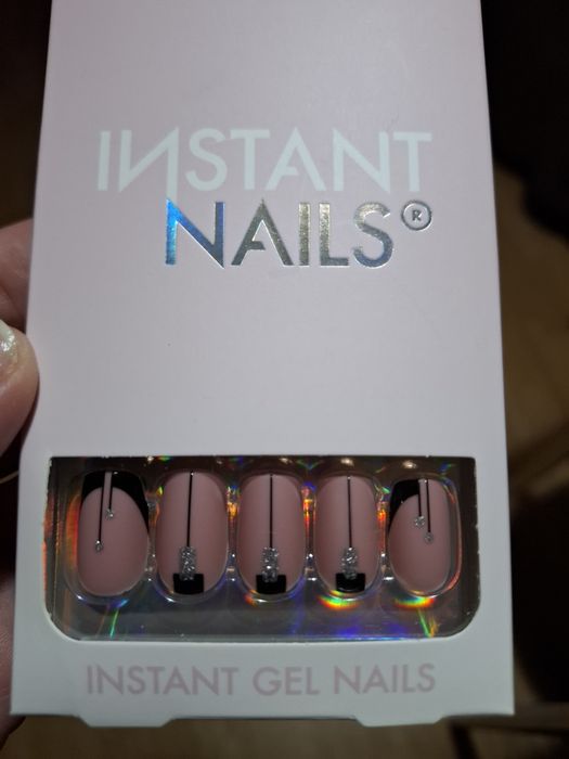 Set Instant nails