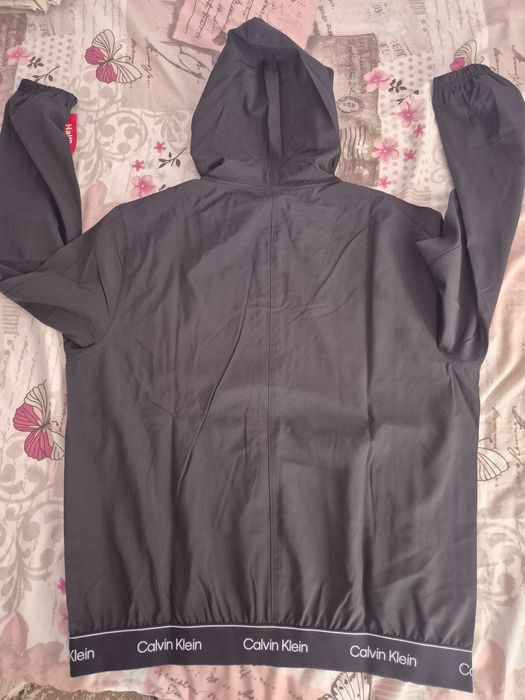 Нова ветровка Calvin Klein