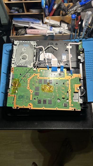 Vand piese ps4 slim !!