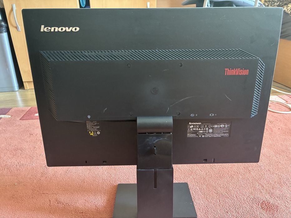 Монитор- Lenovo ThinkVision