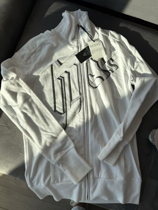 Суитчър Guess