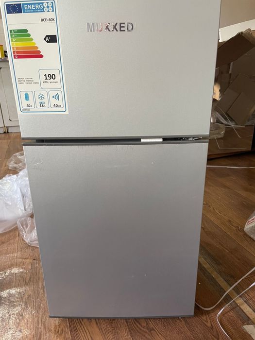 Продам холодильник барный