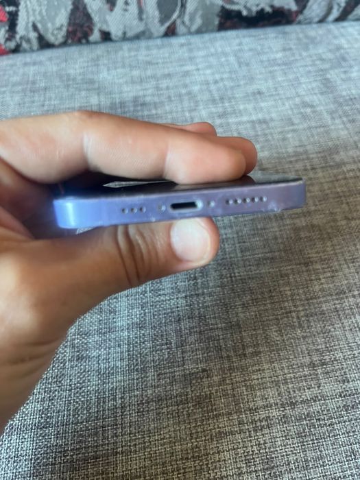 Продам Iphone 12
