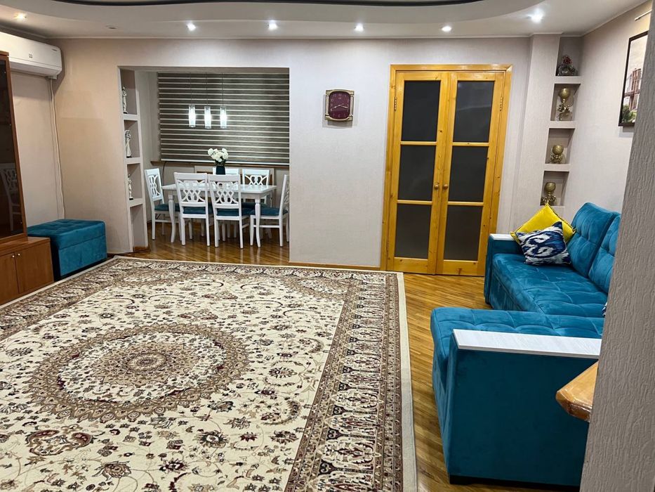 Сдаётся суточная квартира 4комнатная своя чистоя все есть не обходимоя