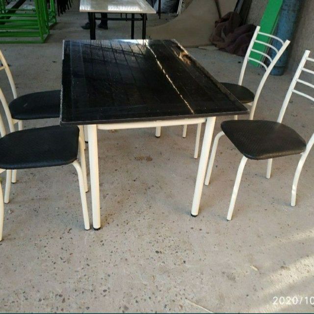 Столы и стулья кухонный