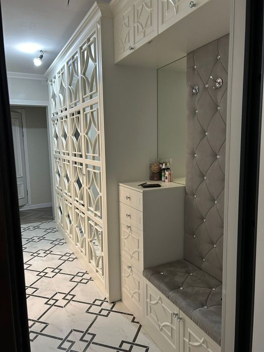 Продам четырехкомнатную квартиру