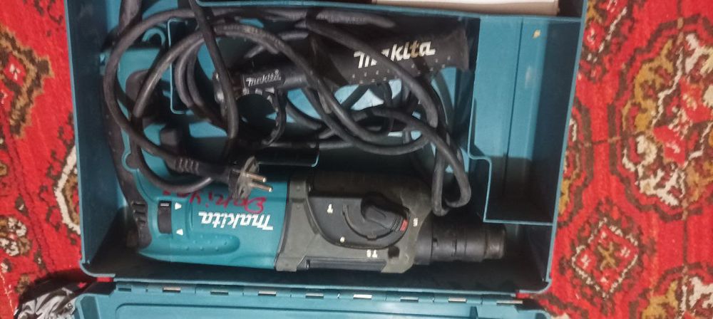 Перфоратор Макита