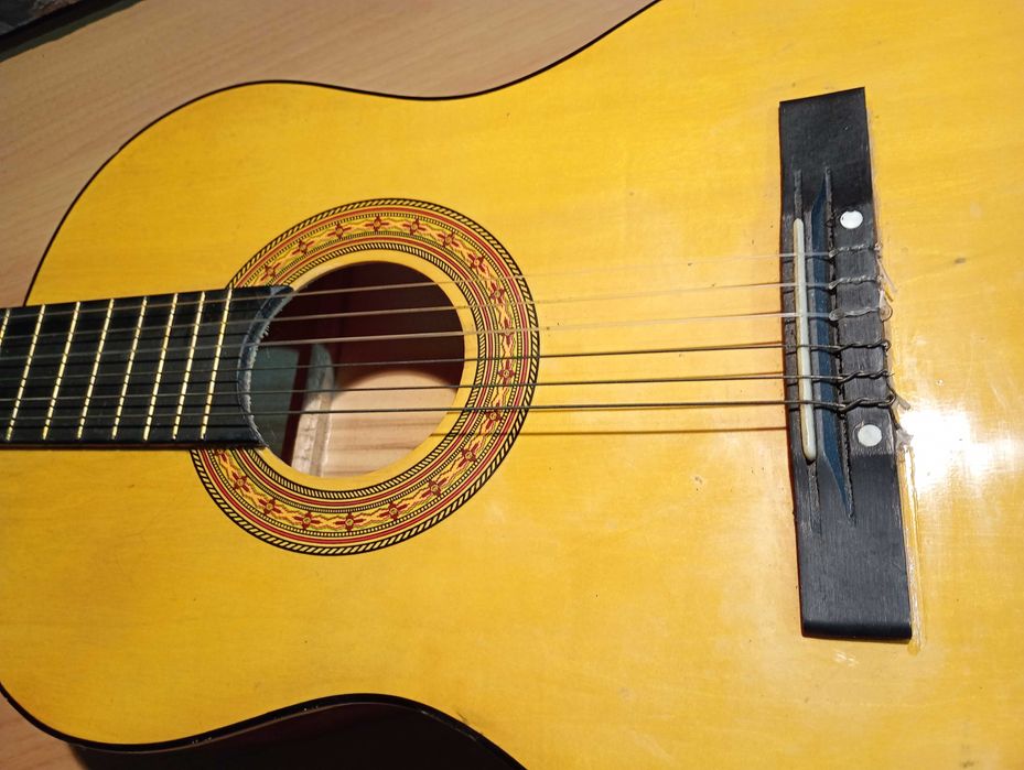 Немска акустична китара