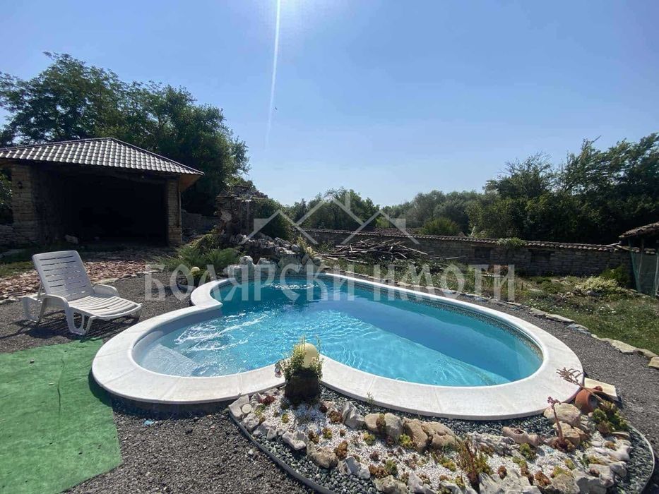 Продава се Къща в с. Леденик, Област Велико Търново - 300 кв.м за 1067 €/кв.м - Снимка #1