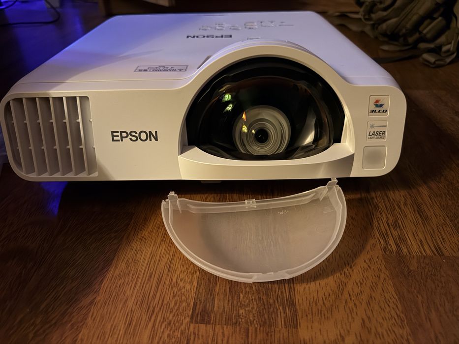 Proiector short range Epson EB-L210SF