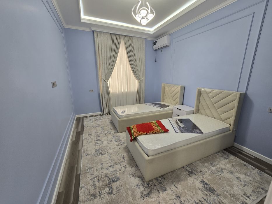 Luks uy sotiladi muxayo birja oldida evro 4 xona