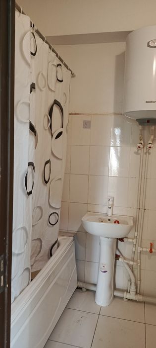 В городе Кагане Продается двухкомнатная квартира