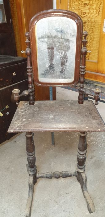 Vand mobila veche de epoca