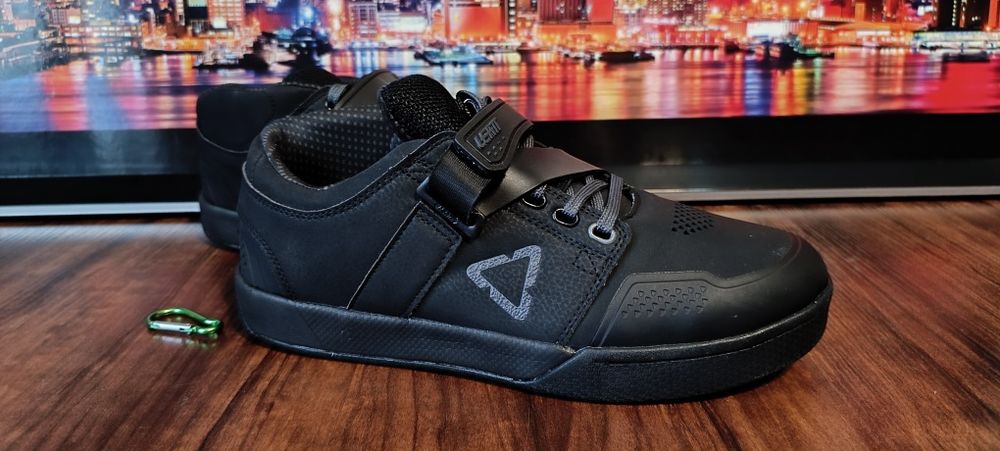 MTB DH топталки от LEATT 4.0