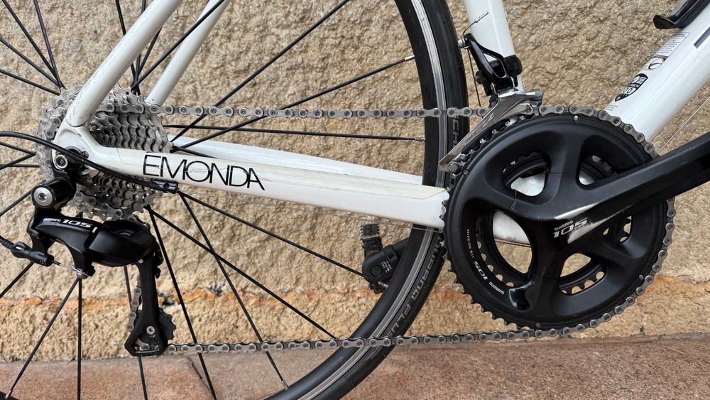 -Vand Cursiera CARBON -TREK -SHIMANO 105-11 pinioane-stare IMPECABILA!